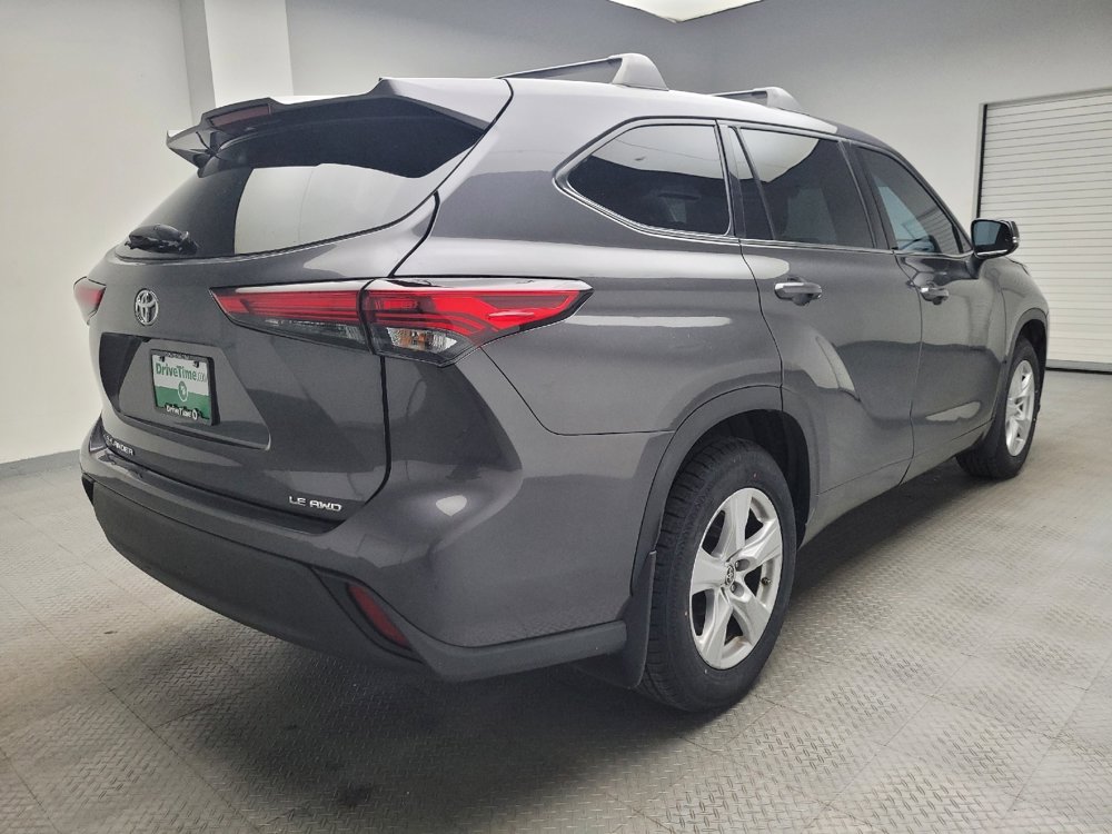 Used 2022 Toyota Highlander LE image 9