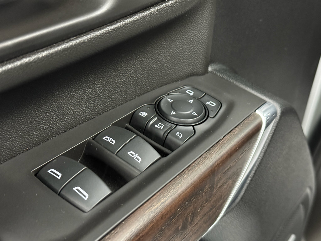 Used 2021 GMC Sierra 3500 Denali w/ Denali Ultimate Package image 19