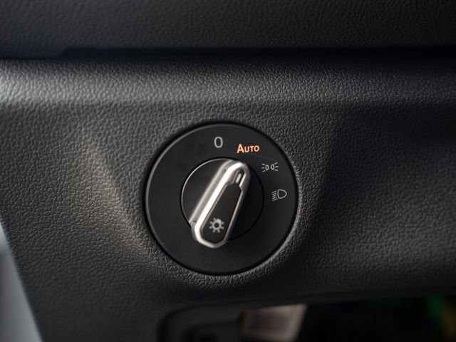 Used 2025 Volkswagen Jetta Sport FWD image 29