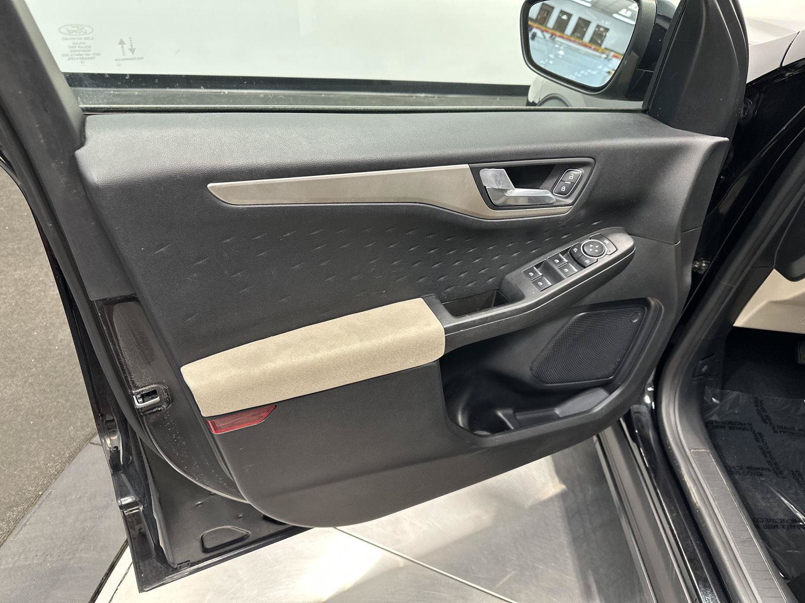 Used 2020 Ford Escape SE AWD/4WD image 13