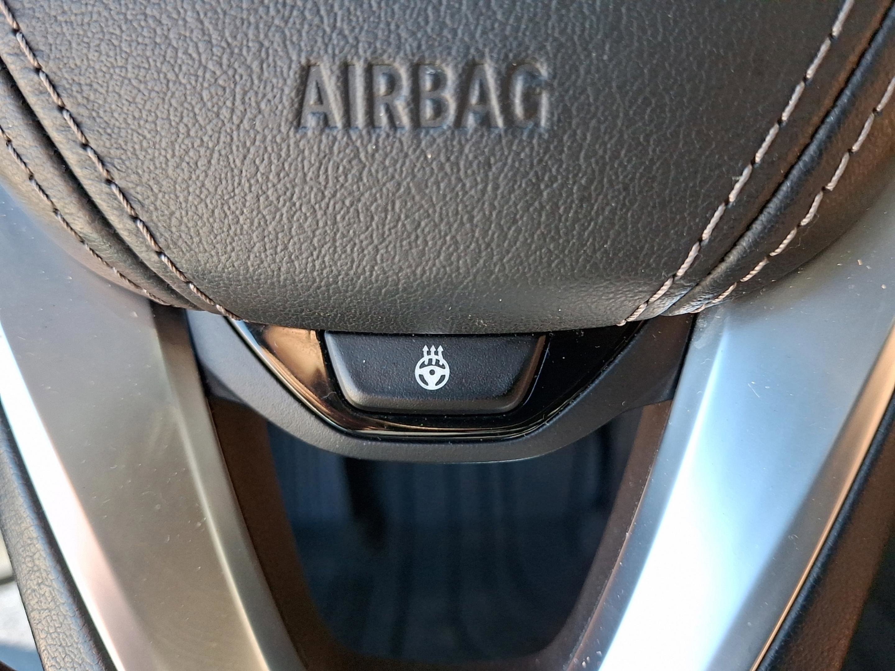 Used 2020 BMW 530i xDrive w/ Premium Package image 24