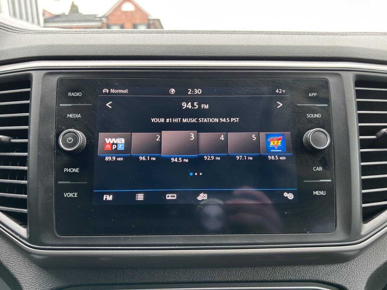 Used 2020 Volkswagen Atlas Cross Sport SE image 22