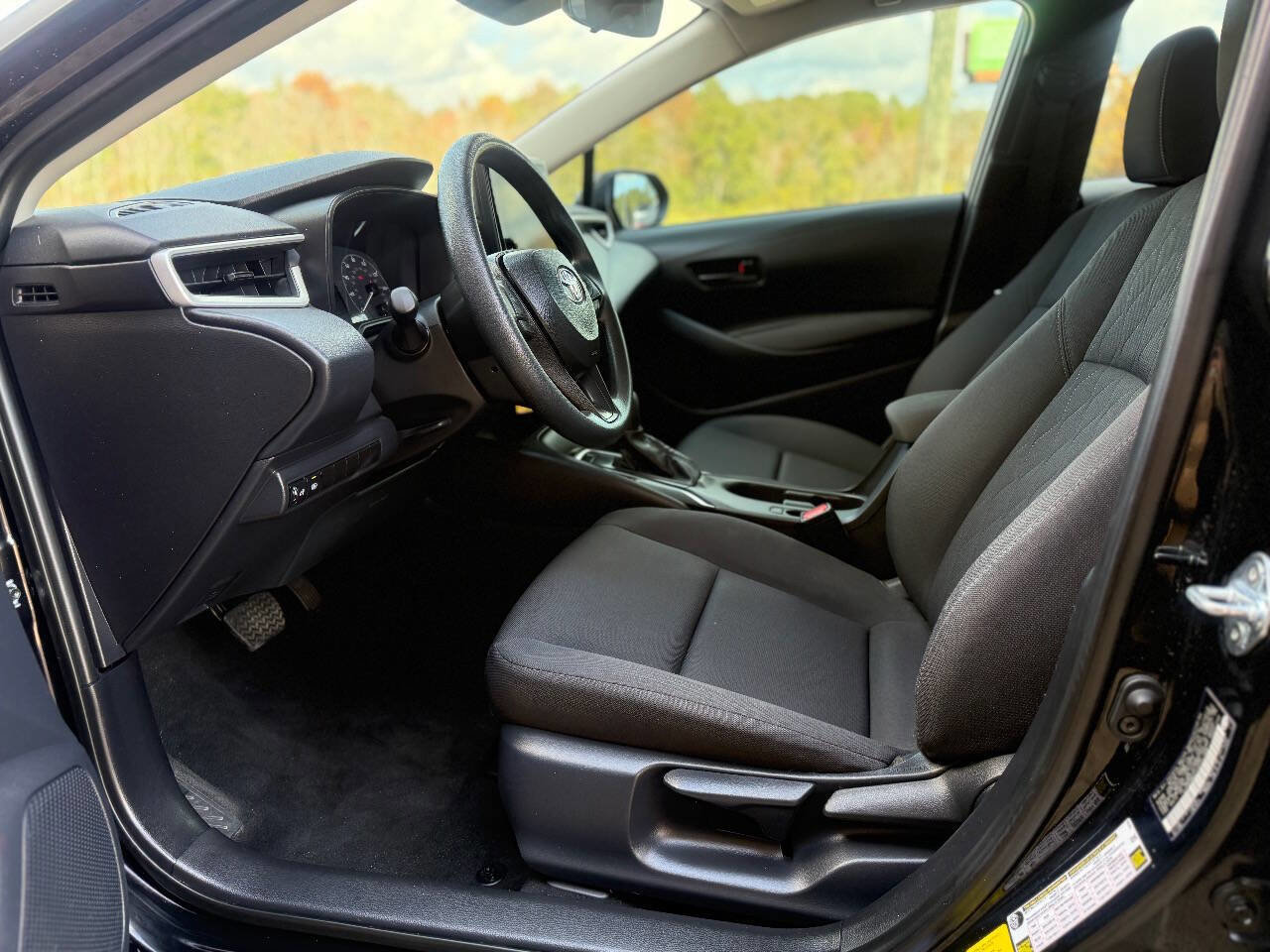 Used 2025 Toyota Corolla LE image 15