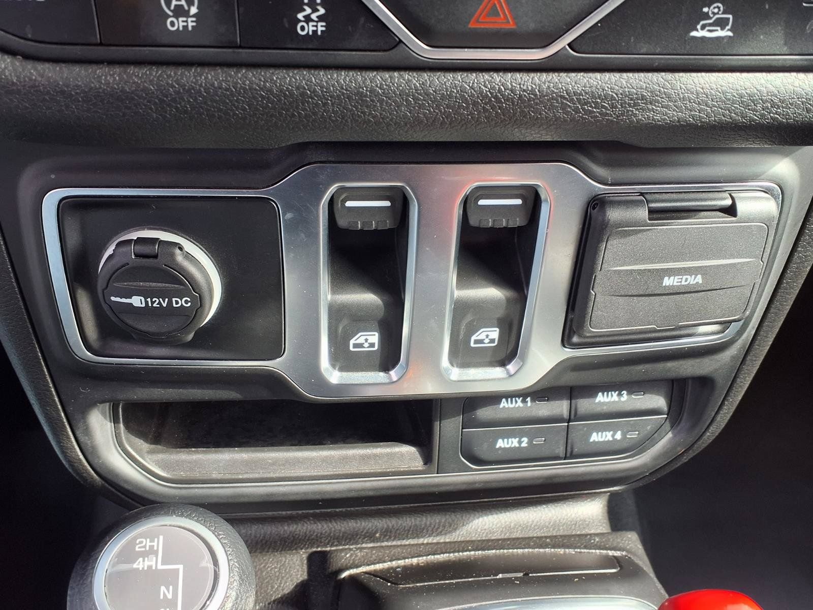 Used 2024 Jeep Wrangler Sport AWD/4WD image 13