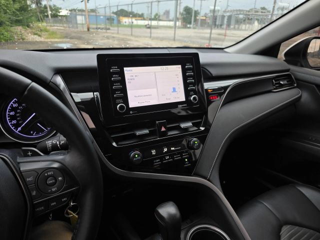 Used 2021 Toyota Camry SE FWD image 25
