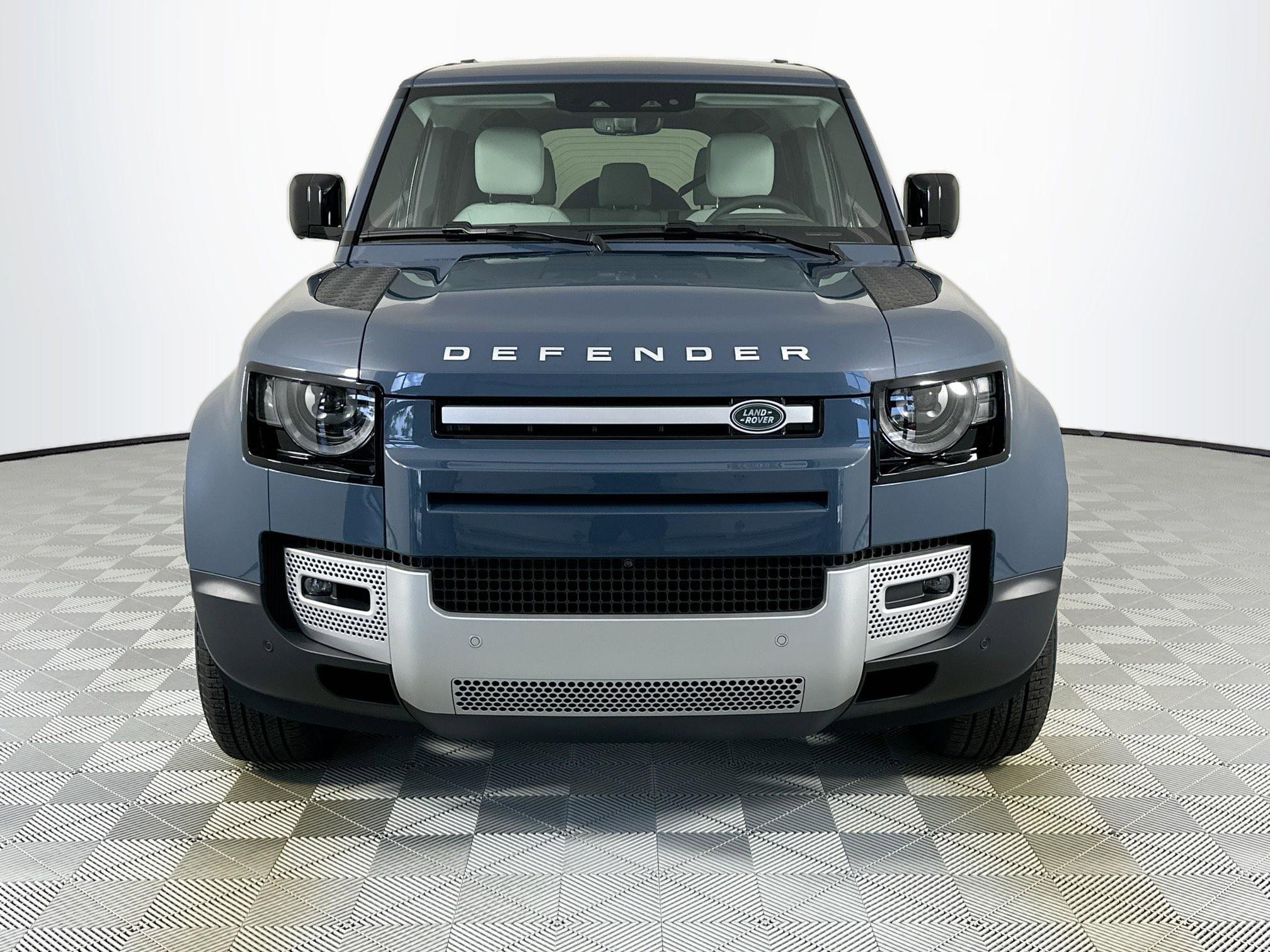 Used 2025 Land Rover Defender 110 S image 2