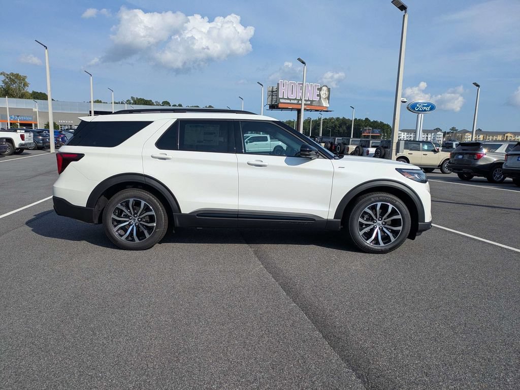 New 2026 Ford Explorer ST-Line RWD image 3