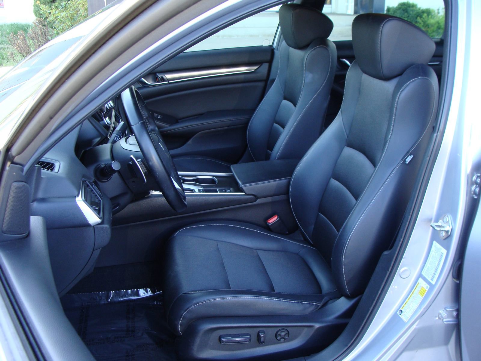 Used 2018 Honda Accord Sport image 7