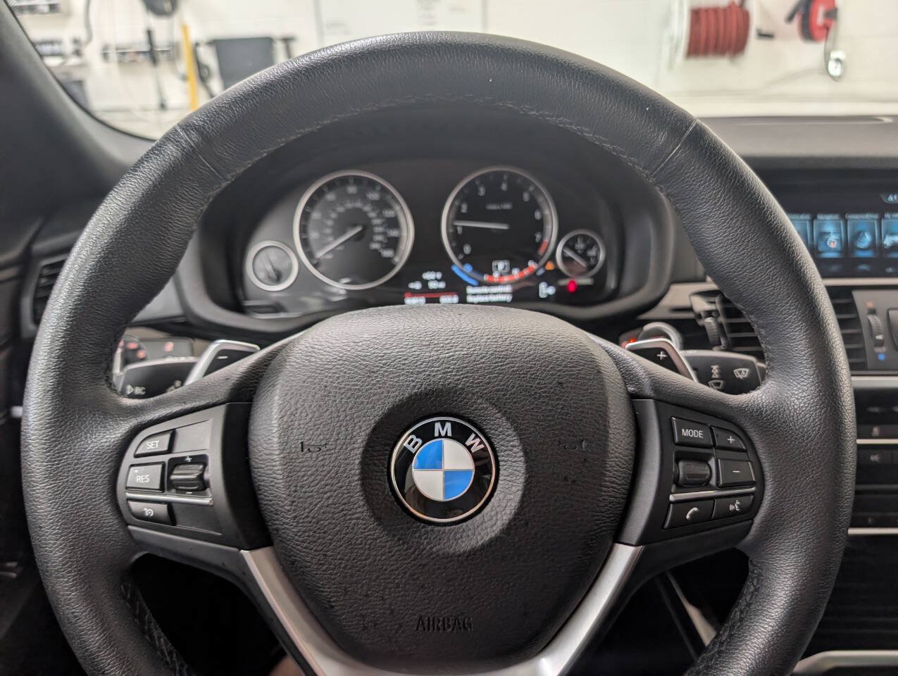 Used 2017 BMW X4 xDrive28i AWD/4WD image 9