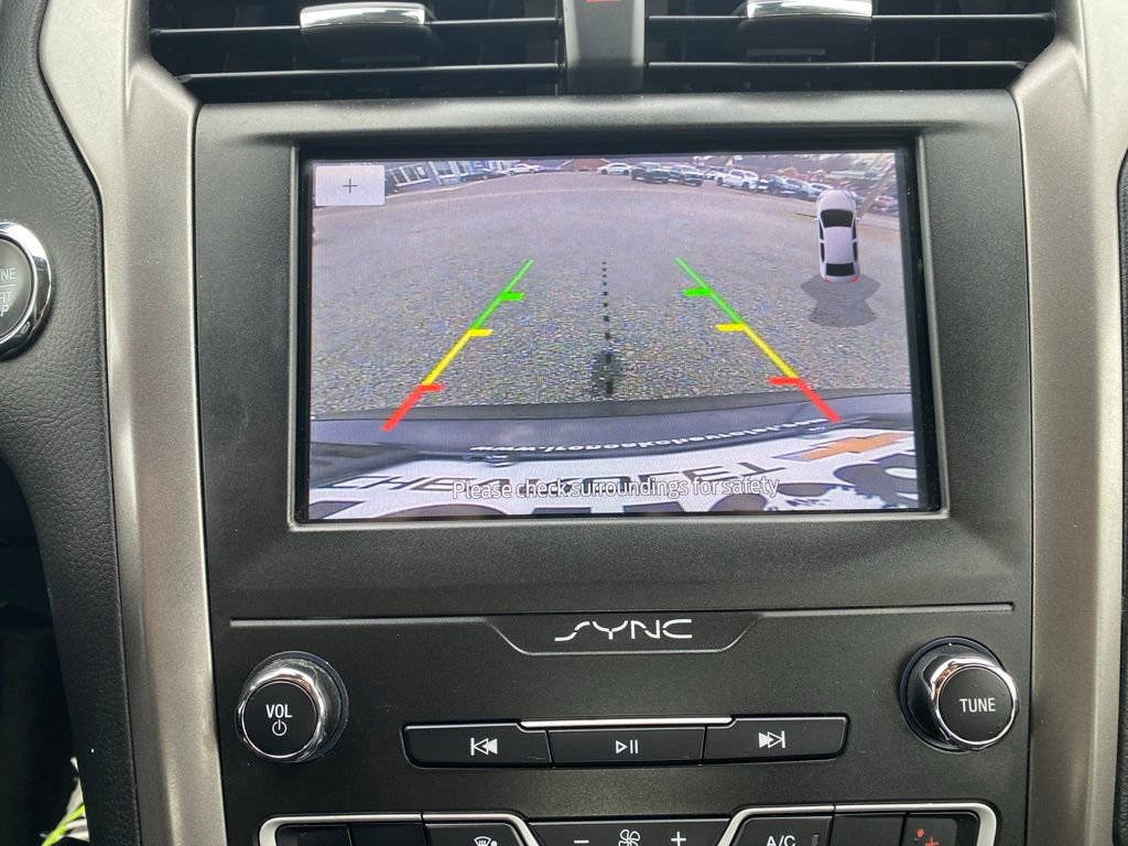 Used 2020 Ford Fusion SE image 15