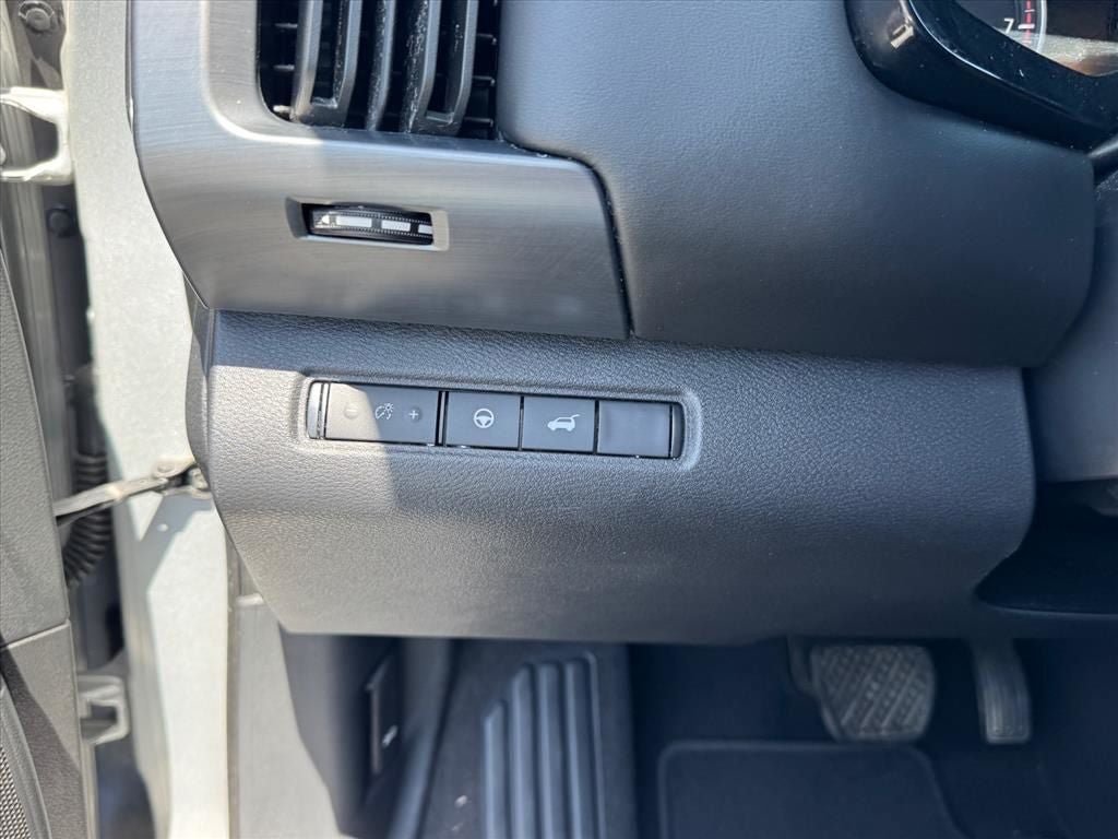 Used 2023 Nissan Pathfinder SL AWD/4WD image 21