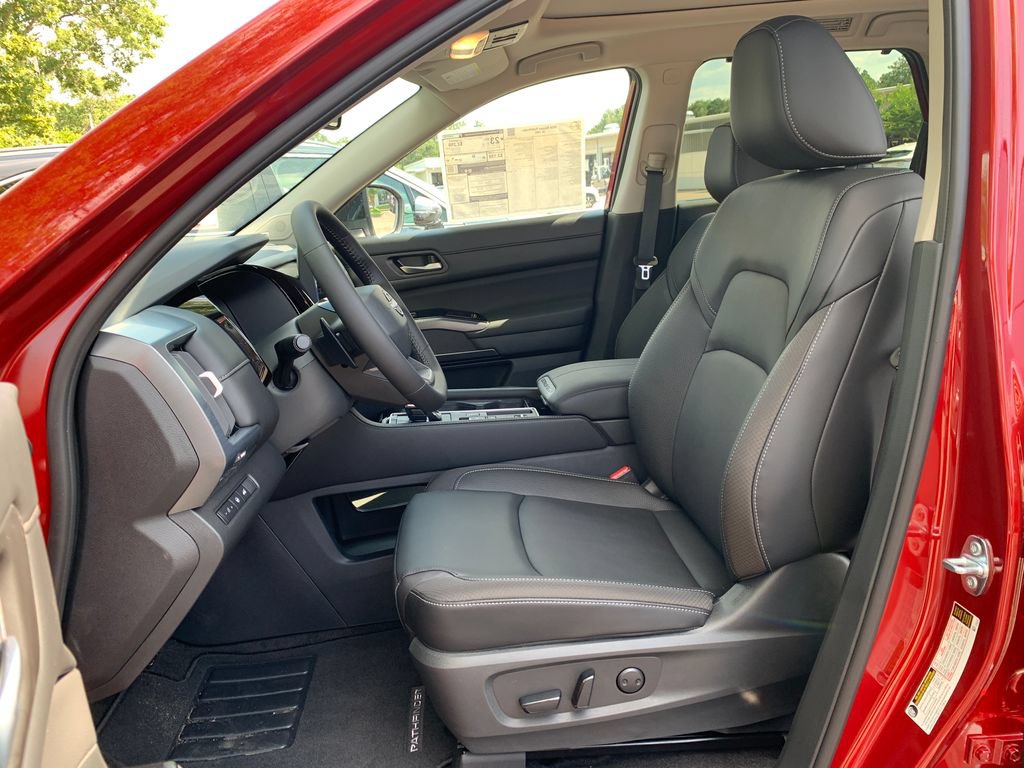 New 2026 Nissan Pathfinder SL w/ SL Premium Package FWD image 24