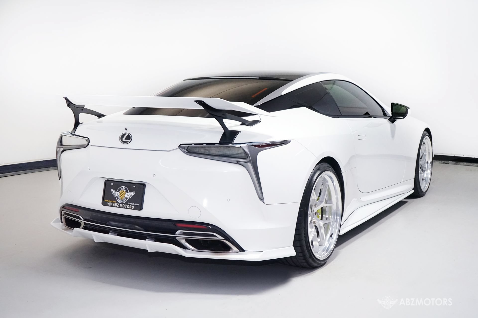 Used 2018 Lexus LC 500 Coupe w/ Performance Package RWD image 6