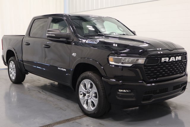 New 2026 RAM 1500 4x4 Crew Cab video 2