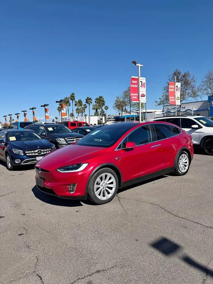 Used 2018 Tesla Model X 100D AWD/4WD image 3