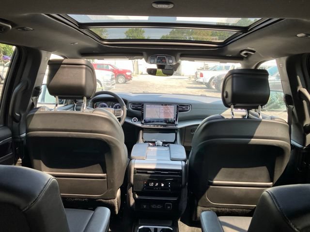 Used 2025 Jeep Wagoneer Series III w/ Premium Group I AWD/4WD image 22