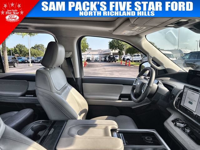 Used 2025 Ford Expedition Max Active AWD/4WD image 18