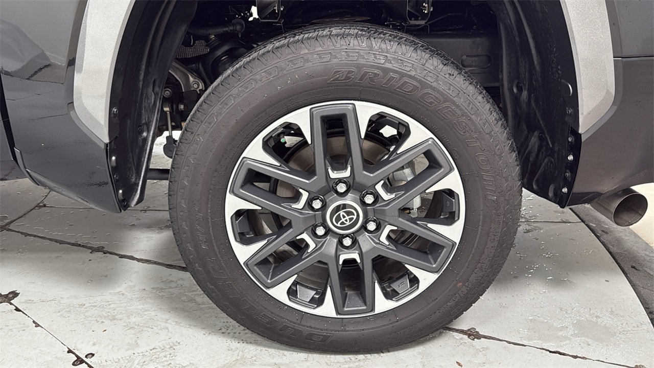 Used 2024 Toyota Tundra Limited image 23
