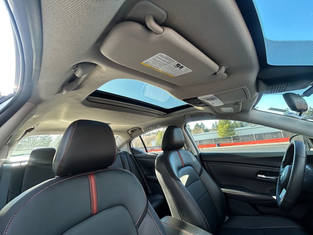 Used 2023 Nissan Sentra SR w/ SR Premium Package image 27