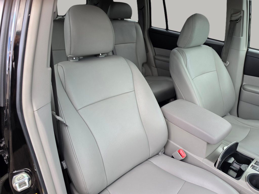 Used 2011 Toyota Highlander SE w/ Tow Pkg FWD image 53