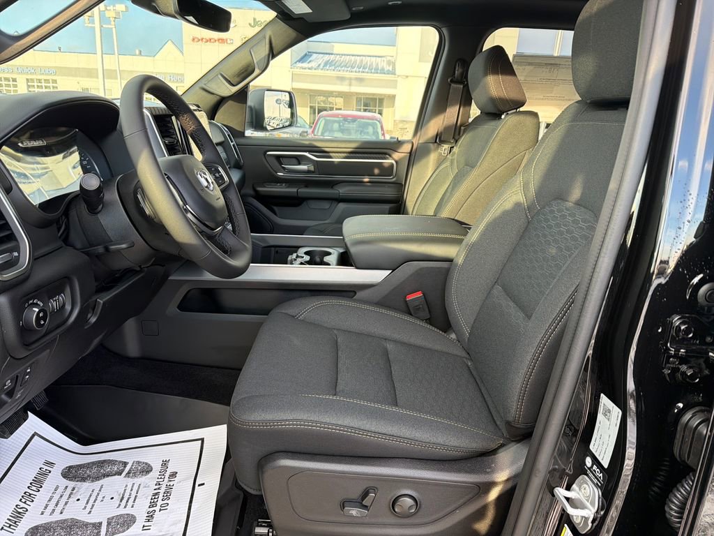 New 2026 RAM 1500 Big Horn AWD/4WD image 9