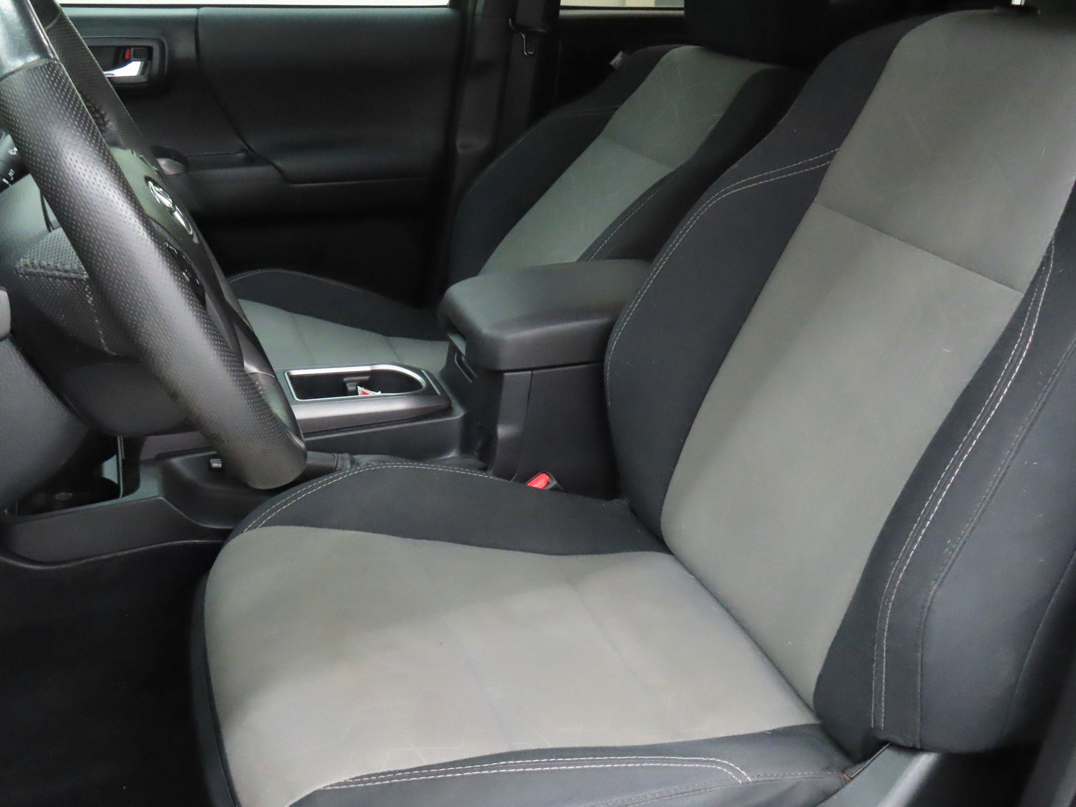 Used 2021 Toyota Tacoma TRD Sport image 10