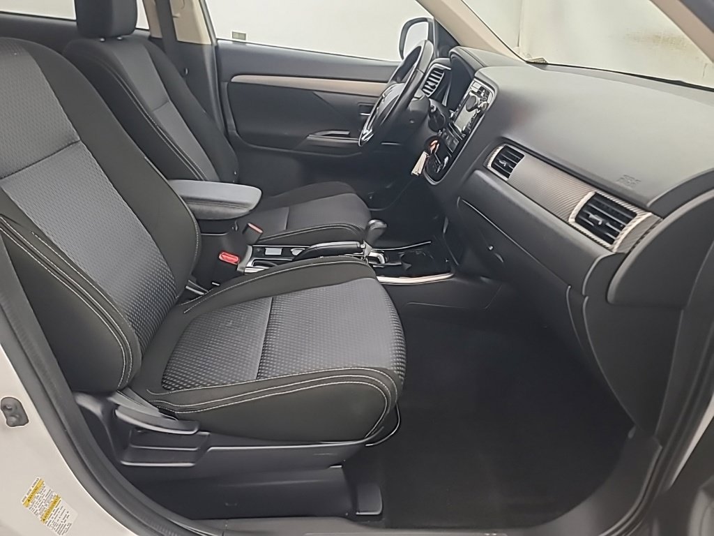 Used 2017 Mitsubishi Outlander ES FWD image 14