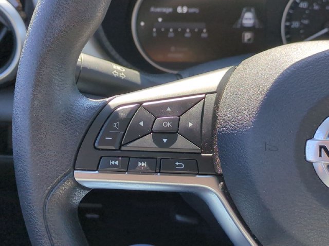 Used 2021 Nissan Versa SV FWD image 17