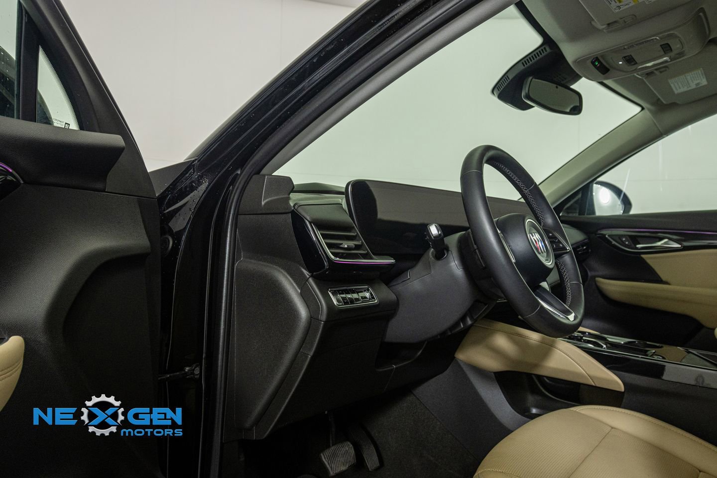 Used 2025 Buick Envision Preferred AWD/4WD image 10