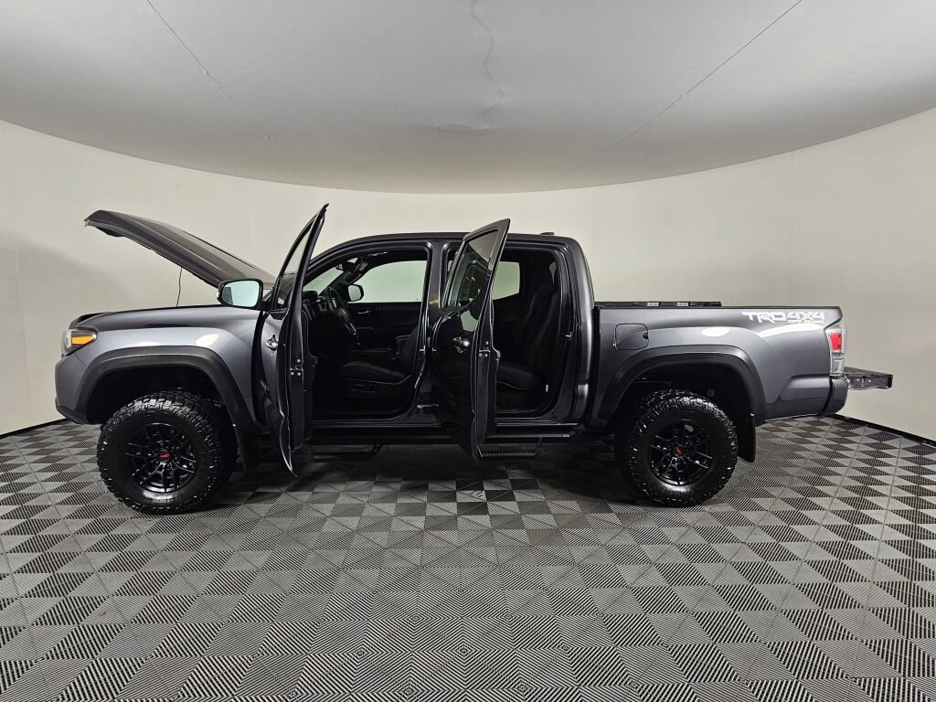 Used 2021 Toyota Tacoma TRD Off-Road image 16
