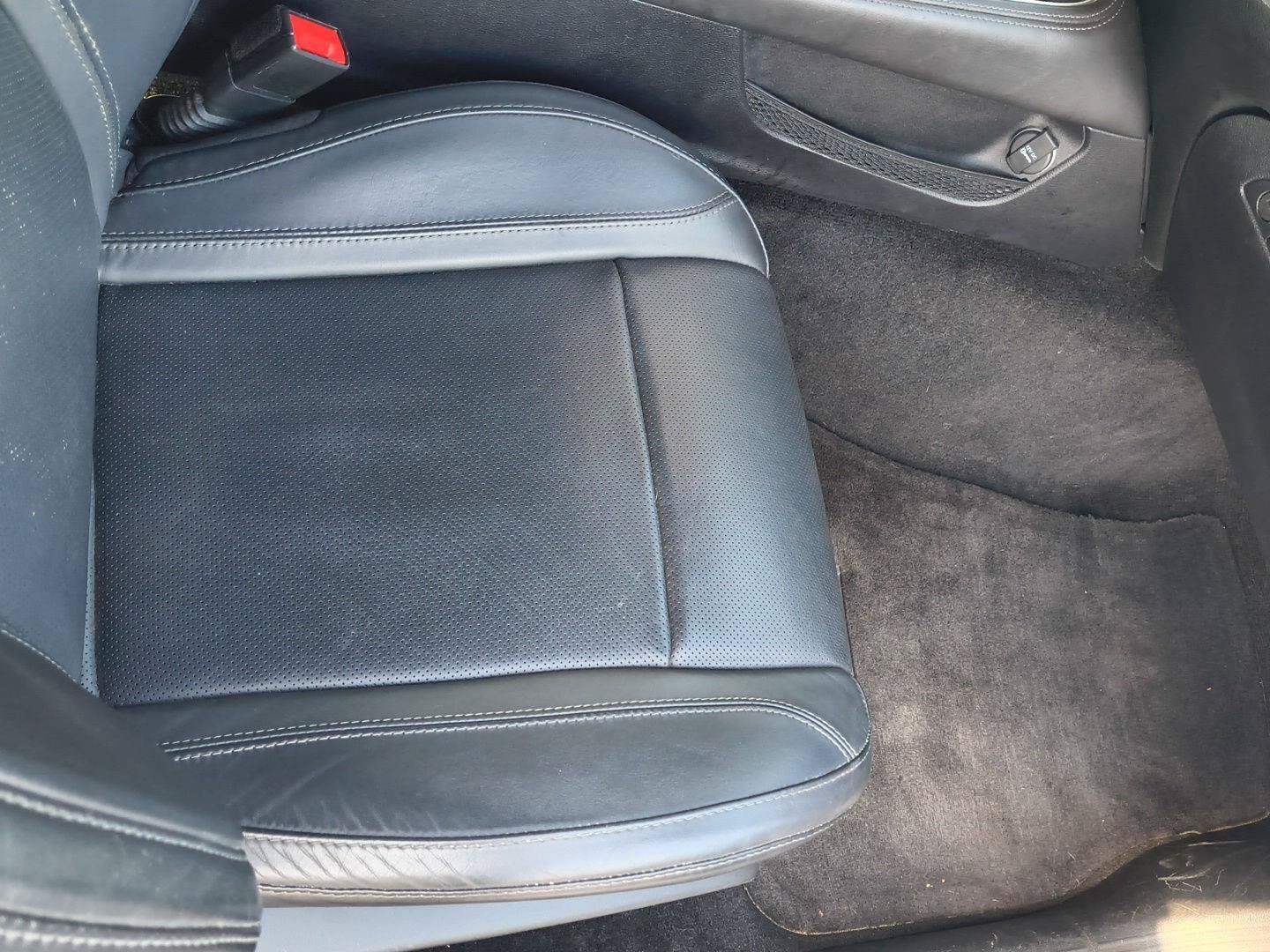 Used 2015 Dodge Challenger R/T Plus RWD image 20