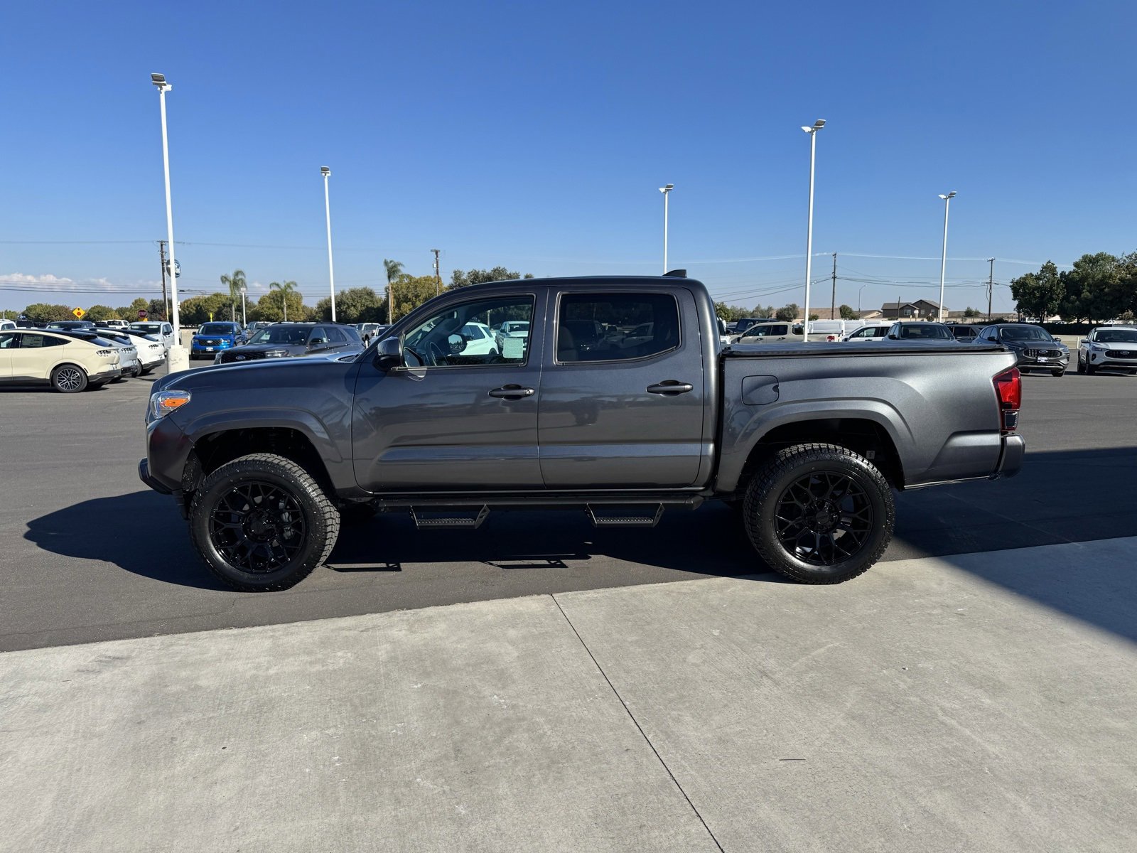 Used 2023 Toyota Tacoma SR image 7