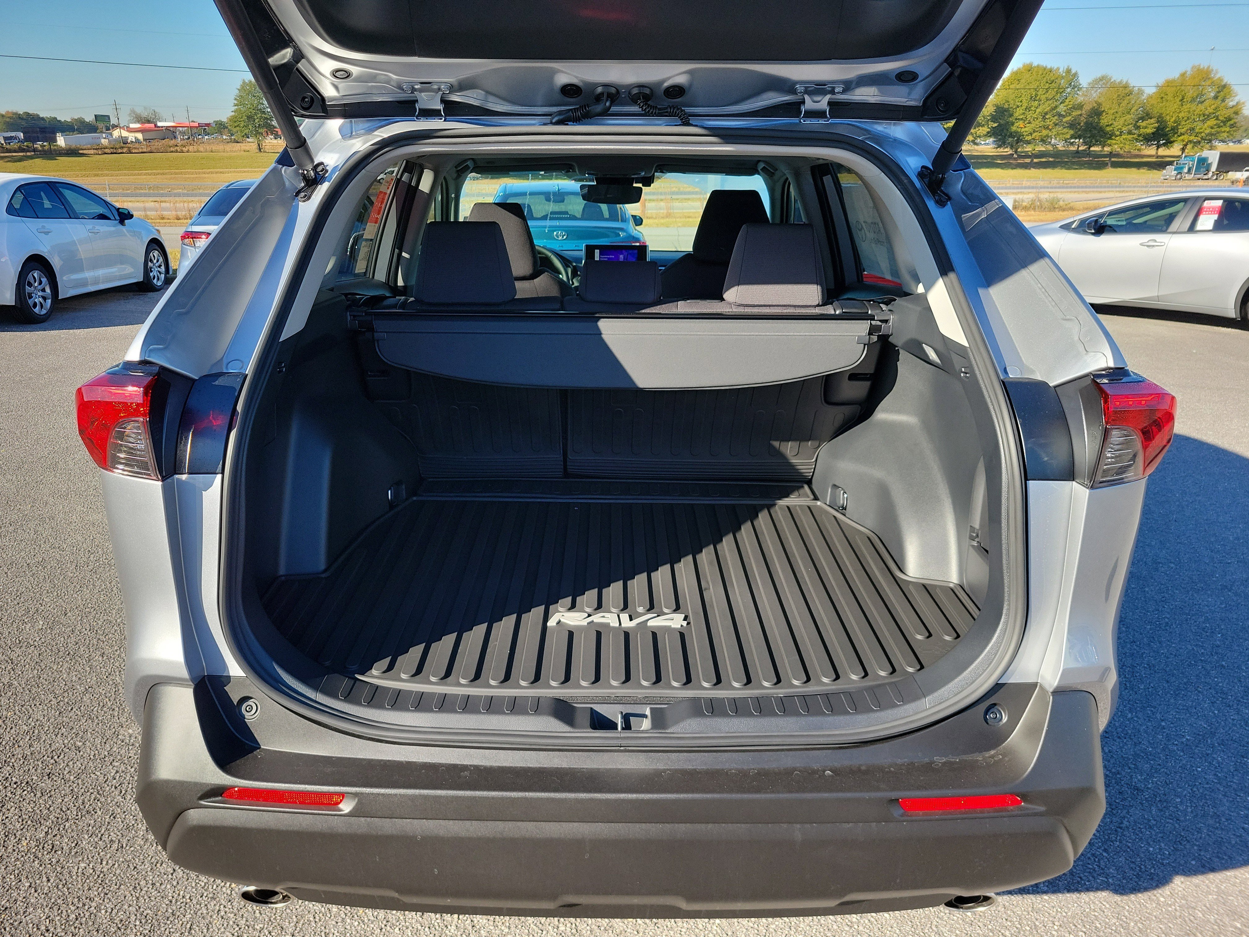 New 2025 Toyota RAV4 XLE w/ Convenience Package image 10