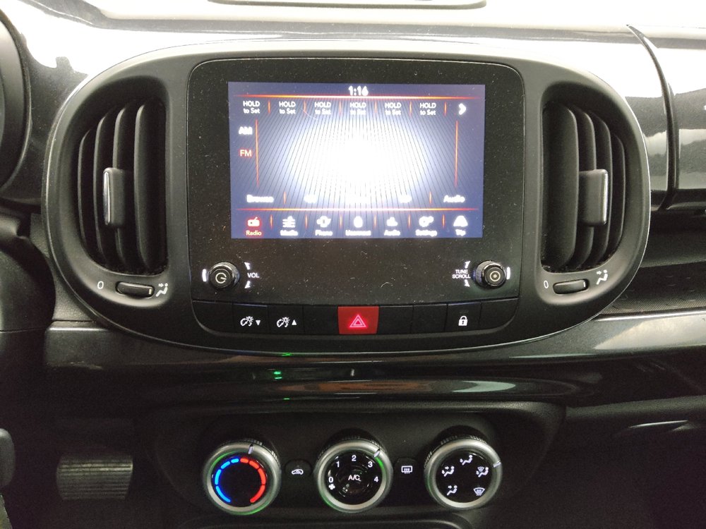 Used 2019 FIAT 500L Pop image 25