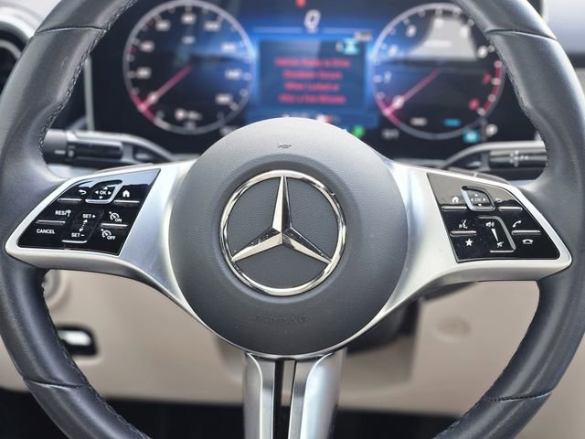 Used 2025 Mercedes-Benz C 300 4MATIC Sedan image 16