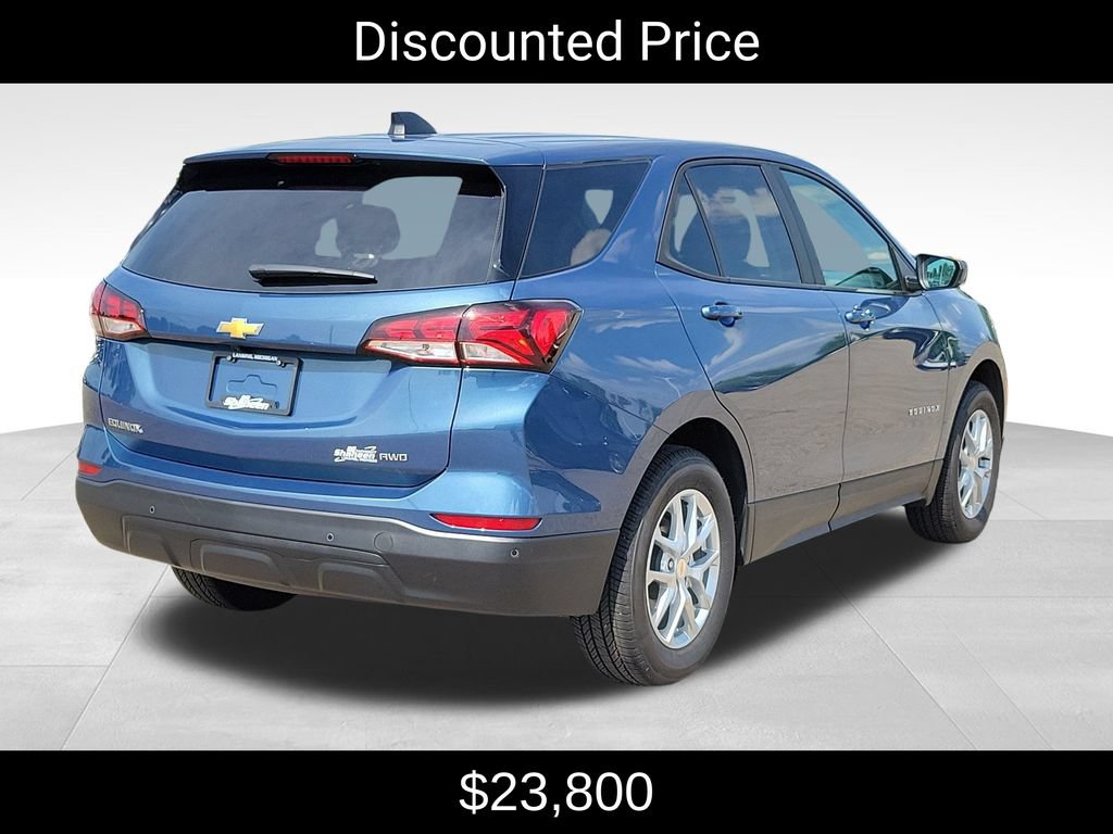 Used 2024 Chevrolet Equinox LS w/ LS Convenience Package AWD/4WD image 3