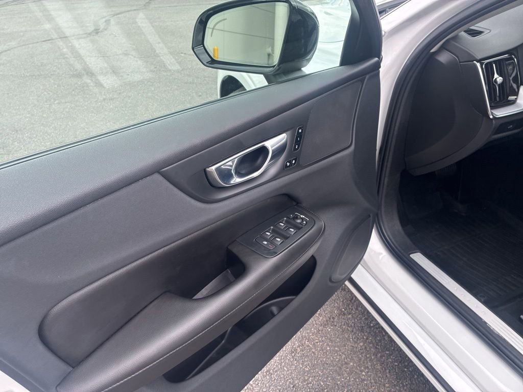 Used 2023 Volvo S60 B5 Core w/ Climate Package FWD image 8