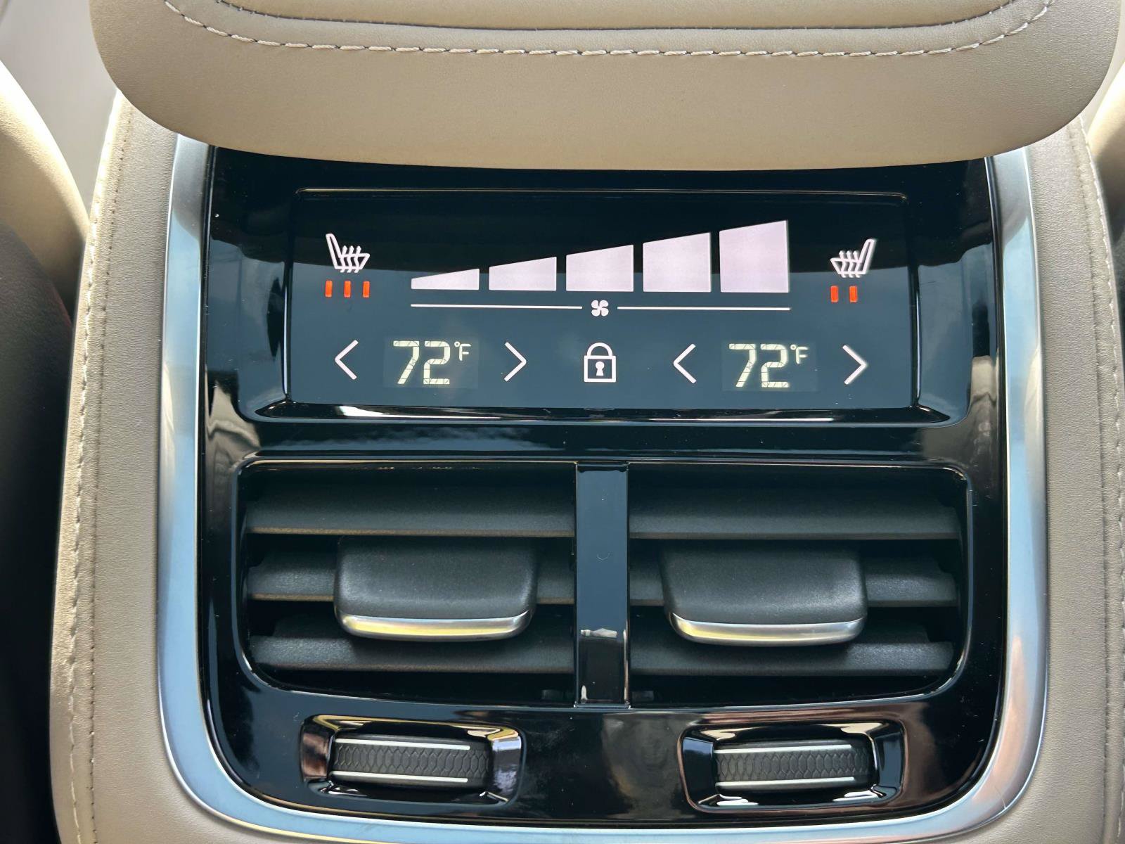 New 2026 Volvo XC90 B6 Plus AWD/4WD image 17