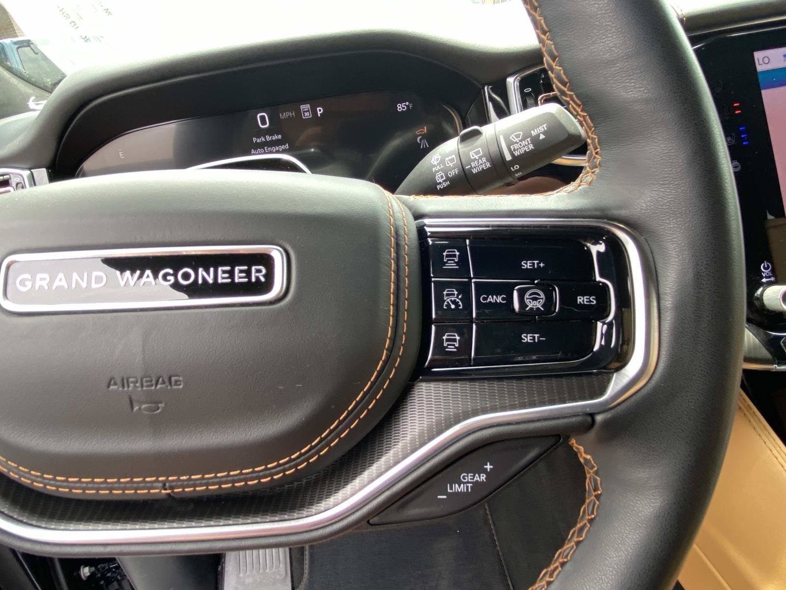 Used 2025 Jeep Grand Wagoneer Series III w/ Rear Seat Video Group 1 AWD/4WD image 42