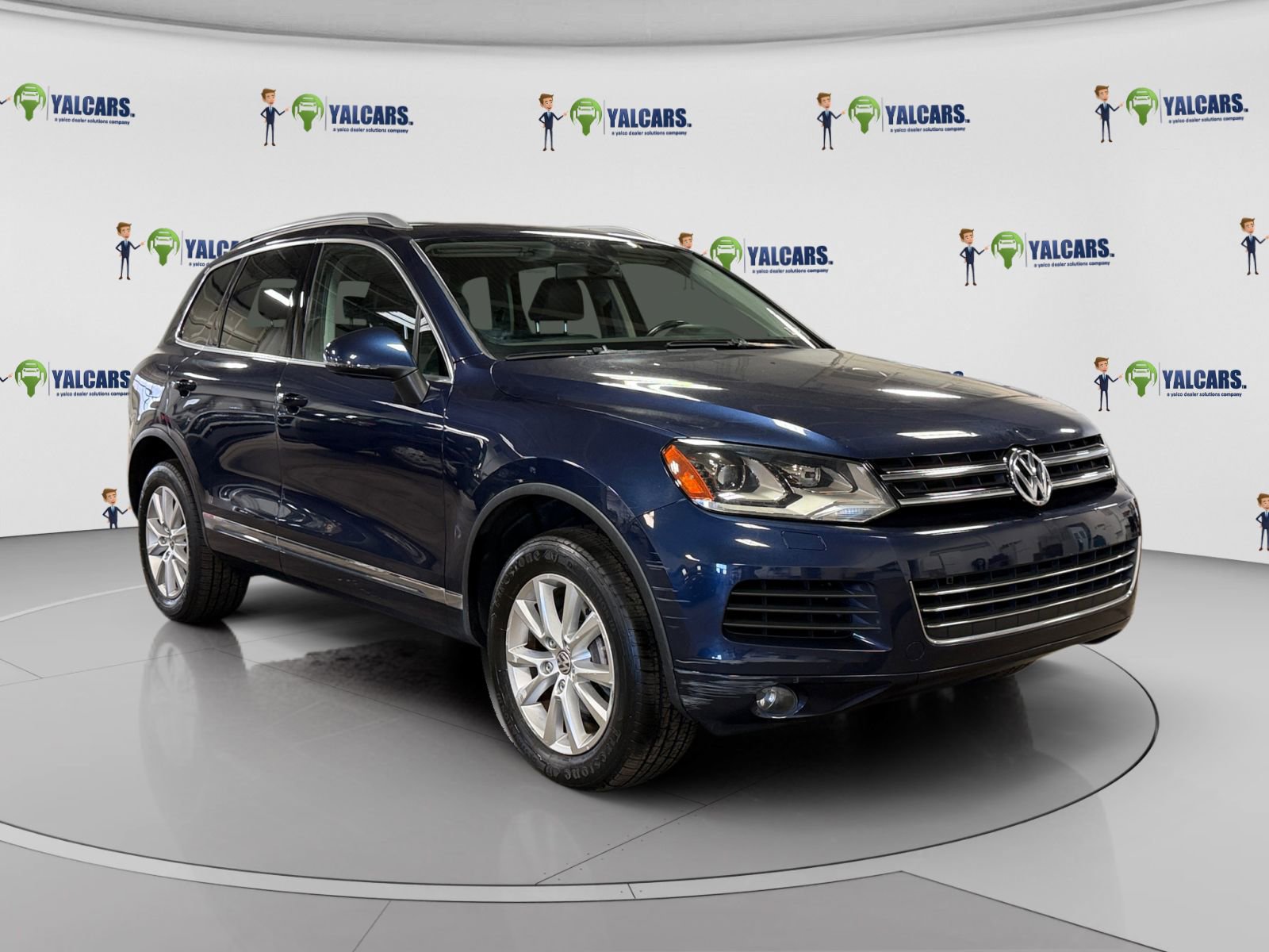 Used 2013 Volkswagen Touareg Sport image 7