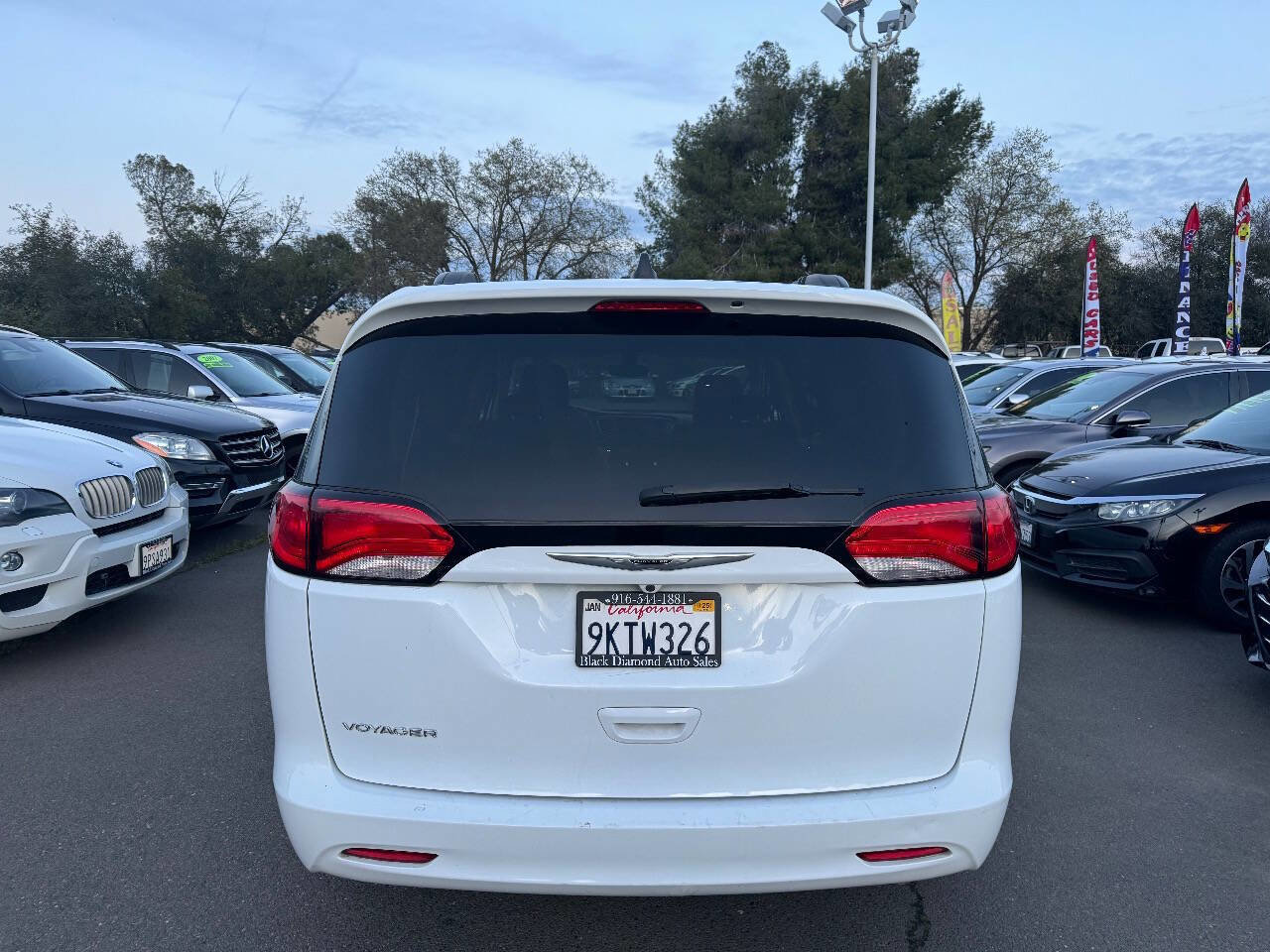 Used 2021 Chrysler Voyager Lxi image 5