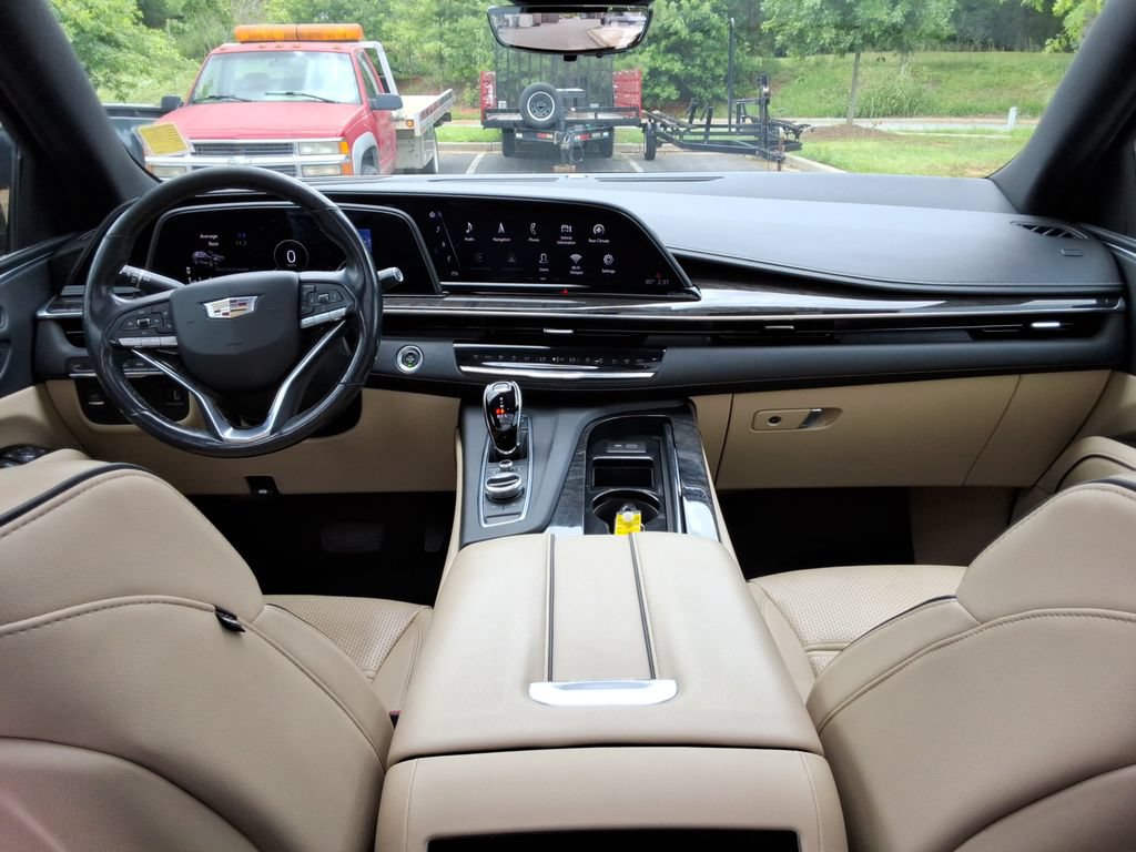 Certified 2021 Cadillac Escalade Premium Luxury AWD/4WD image 22