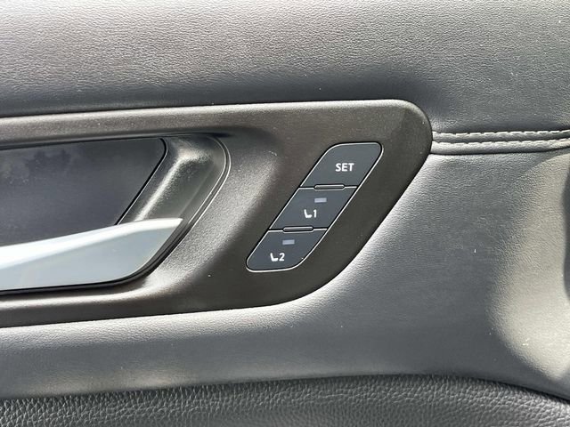 Used 2025 Nissan Pathfinder Platinum image 29