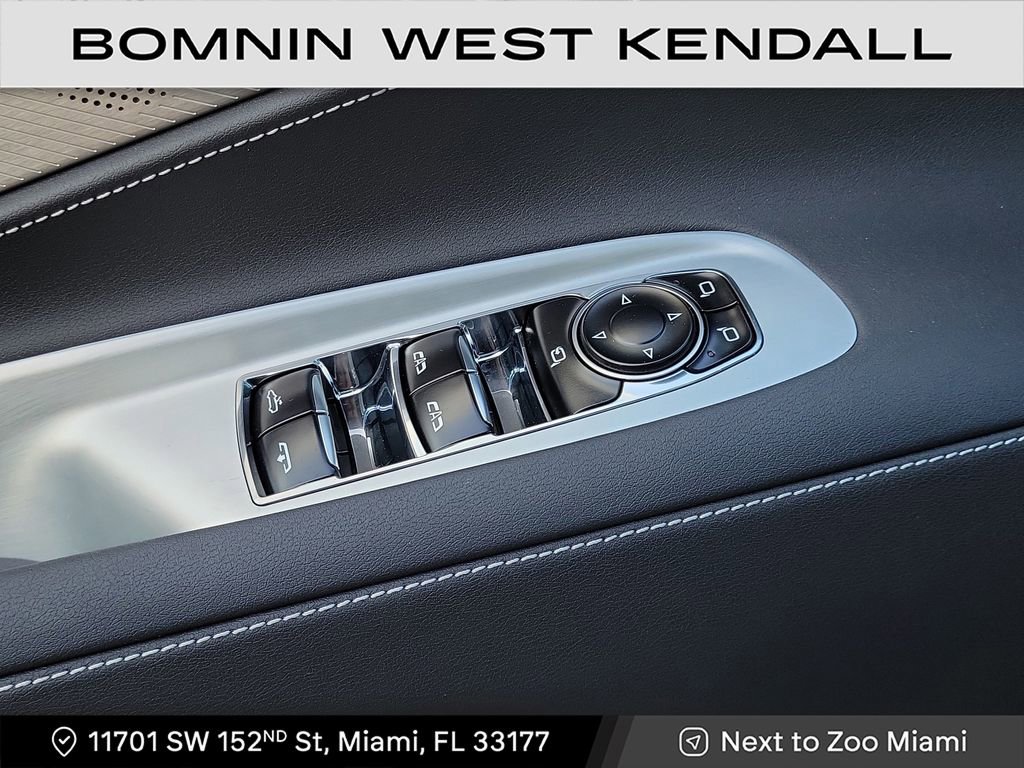 Used 2025 Chevrolet Corvette Z06 image 28