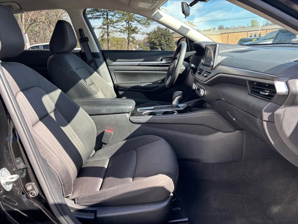 Used 2023 Nissan Altima 2.5 SV image 12