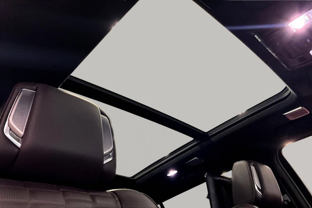 Certified 2023 Cadillac Escalade ESV V AWD/4WD image 28