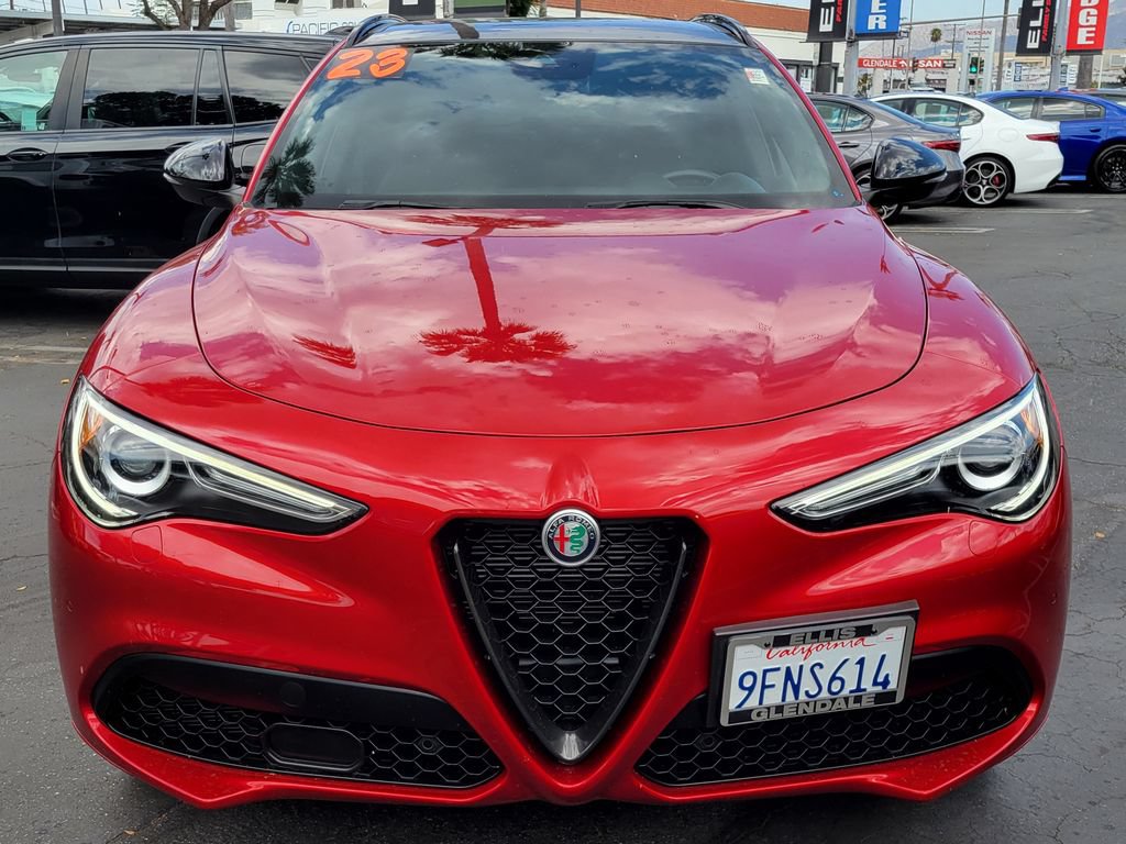 Used 2023 Alfa Romeo Stelvio Veloce AWD/4WD image 34