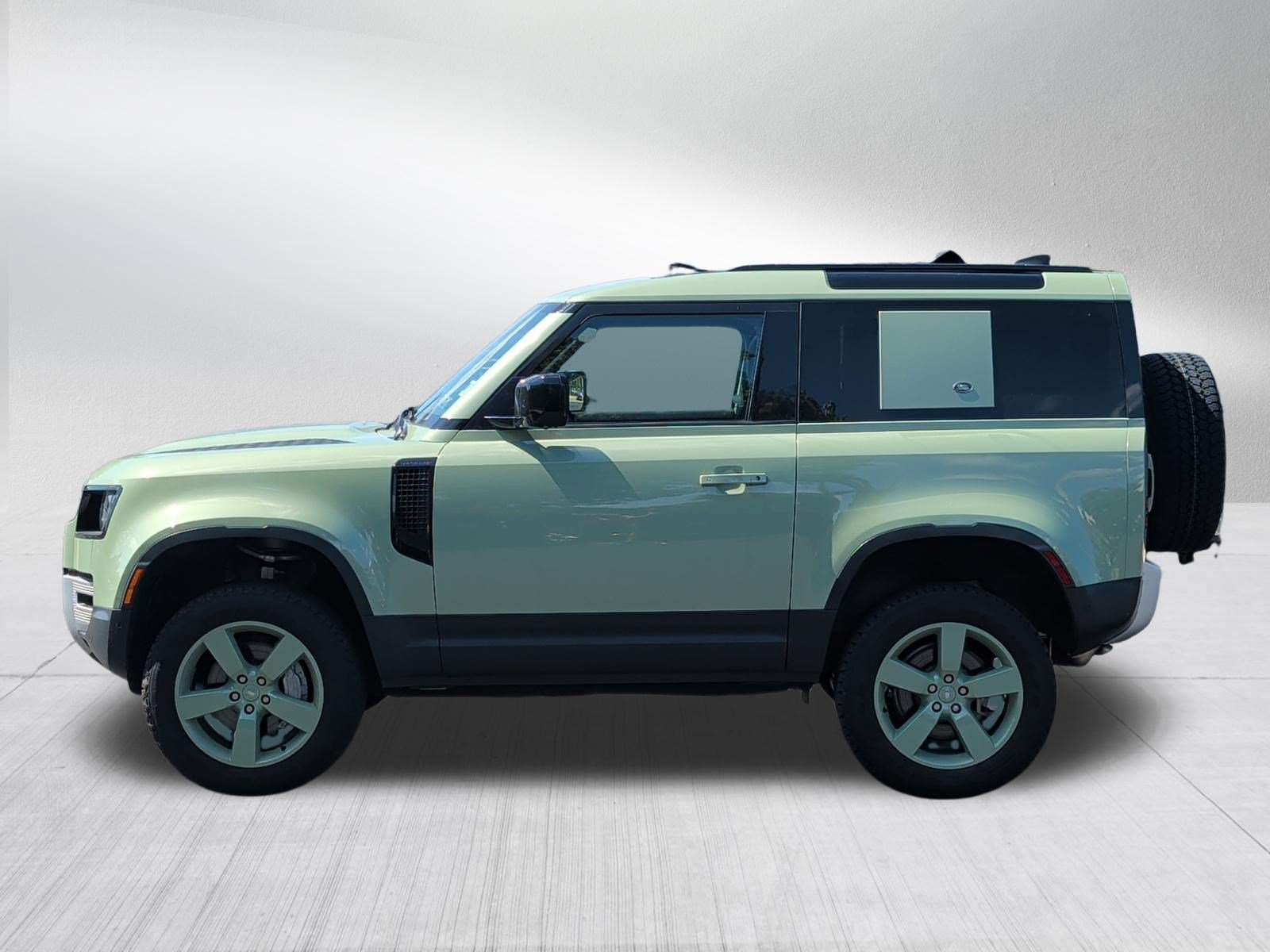 Used 2023 Land Rover Defender 110 75th Limited Edition AWD/4WD image 4