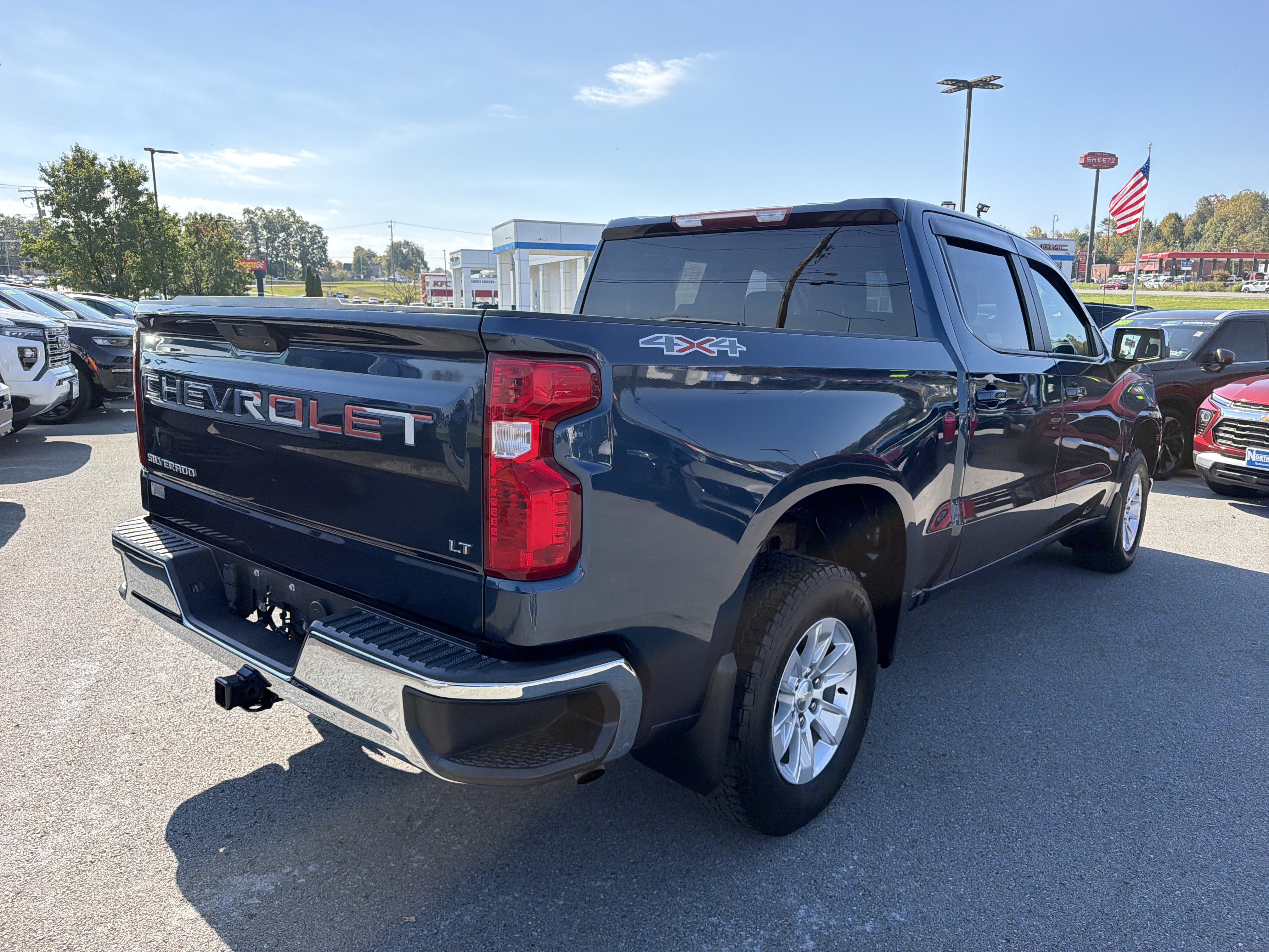 Certified 2022 Chevrolet Silverado 1500 LT AWD/4WD image 6
