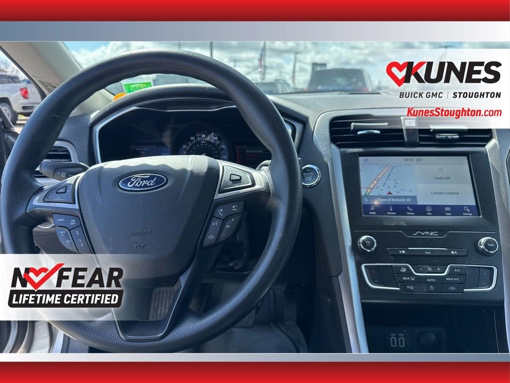 Used 2020 Ford Fusion SE image 38